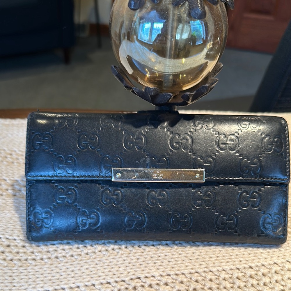Gucci GG logo Guccisma Black Leather Embossed Wallet clutch